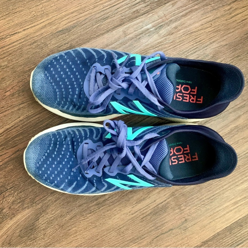 NEW BALANCE WOMEN'S FRESH FOAM 860V11 size 9 magnetic blue/natural indigo EUC - Picture 5 of 12